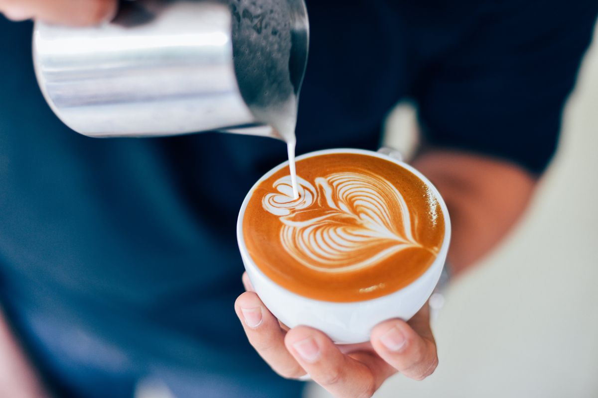 Latte art z dokonalé mléčné pěny